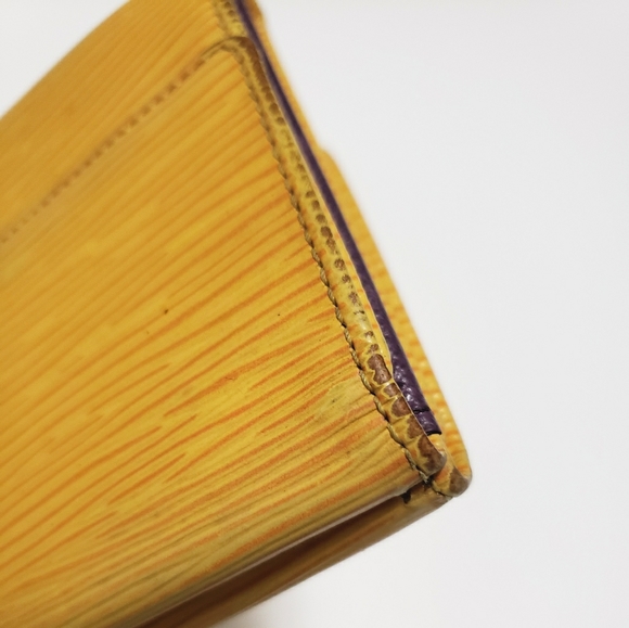 LV LOUIS Vuitton LA KOBE Edition Yellow Purple Epi Leather compact Wallet - Picture 10 of 13